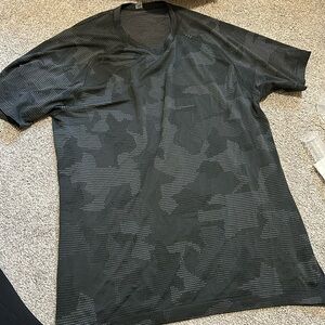 Lululemon men’s shirts